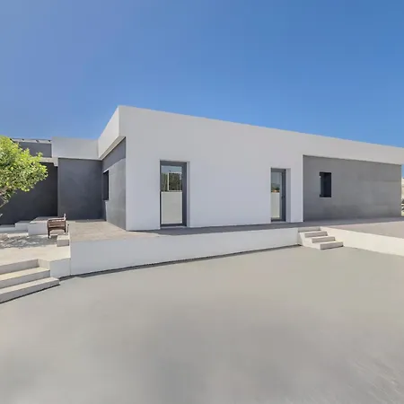 Luxury Amazing Location Villa